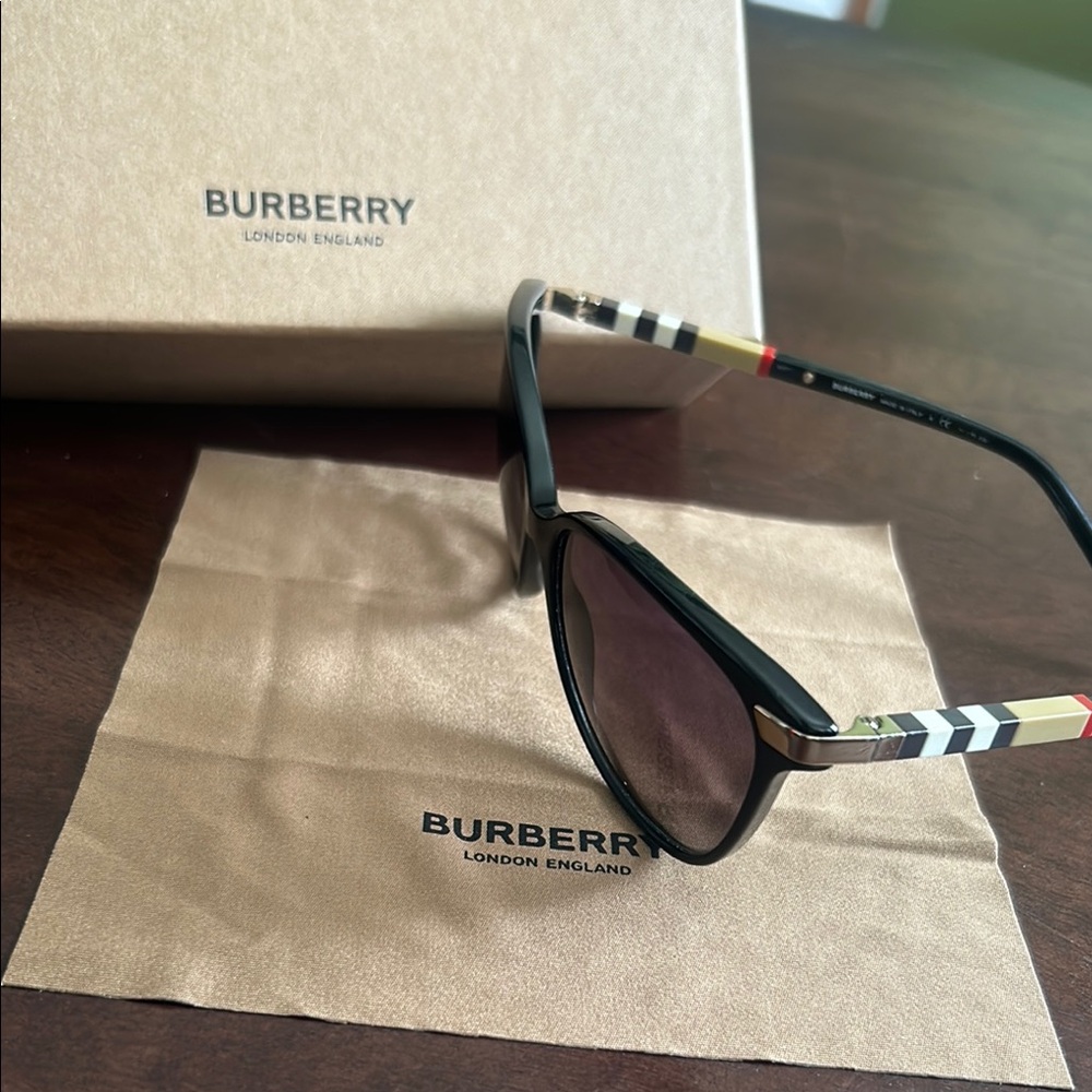 Burberry Black Sunglasses